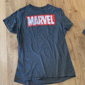Marvel print shirt size M